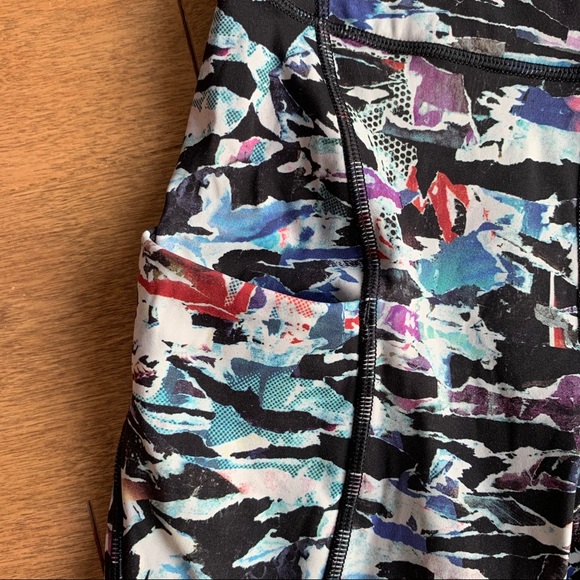 *SOLD* LULULEMON Break free crop sz 2 leggings Nulux 17" - Picture 7 of 13